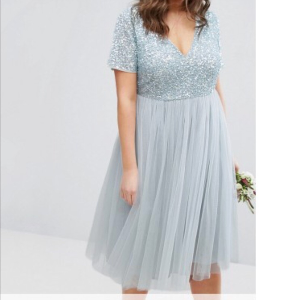 Lovedrobe Luxe V Neck Midi Dress